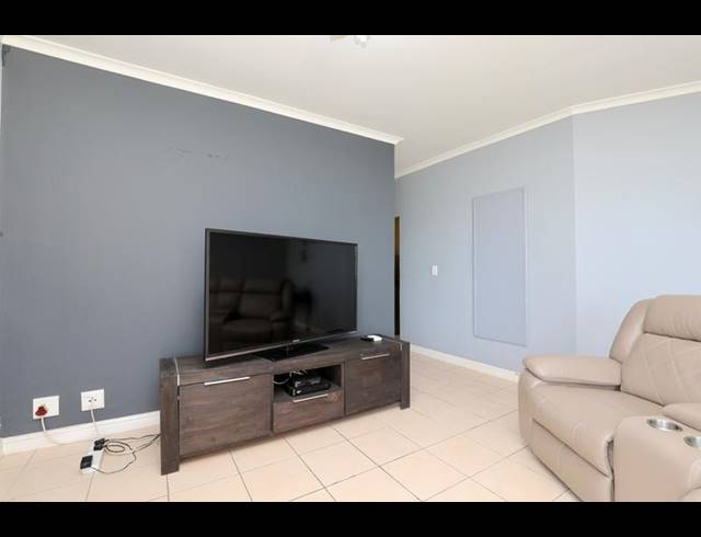 2 BEDROOM APARTMENT FOR SALE IN STRAND SOUTH
